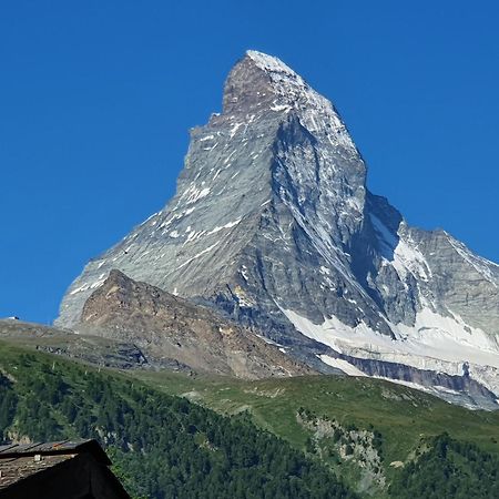 Strahlhorn Apartment Zermatt Bagian luar foto