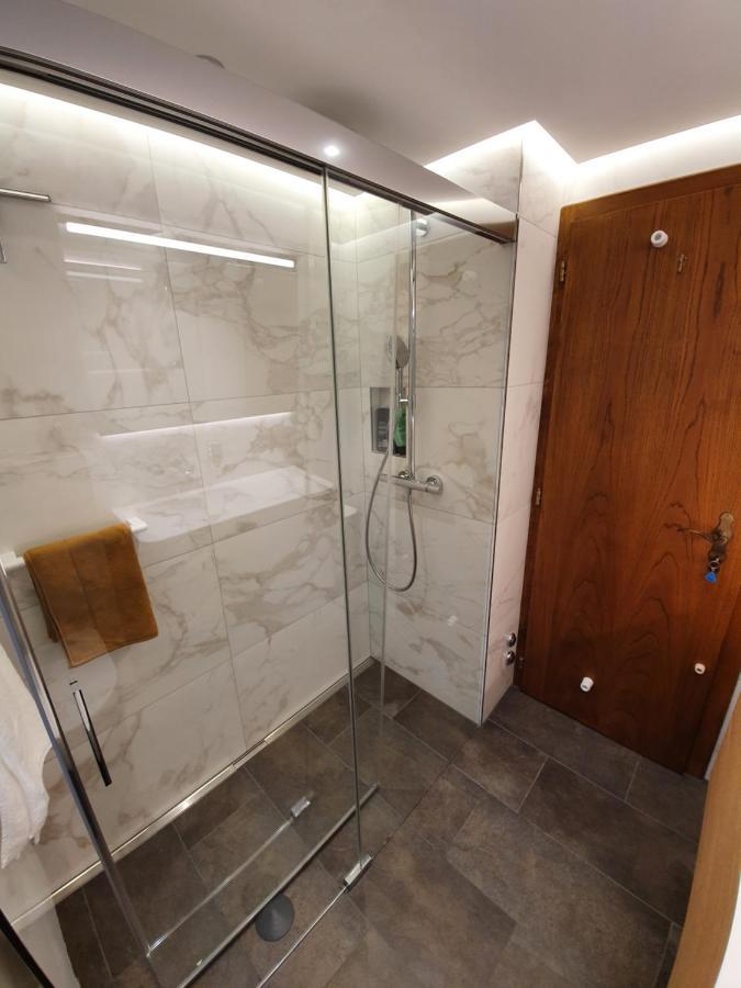 Strahlhorn Apartment Zermatt Bagian luar foto