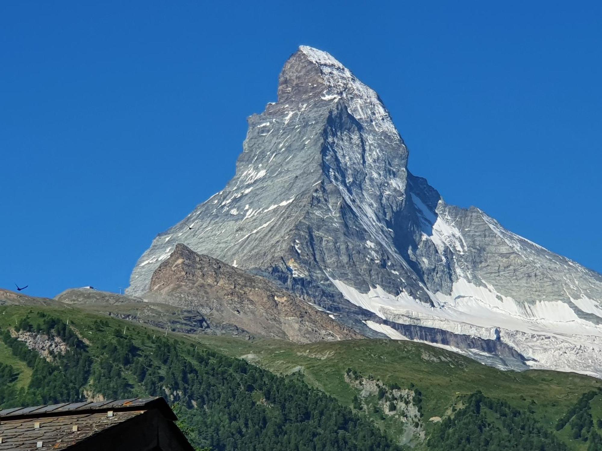 Strahlhorn Apartment Zermatt Bagian luar foto